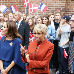 La Première Dame Brigitte Macron et la princesse Mary de Danemark visitent le Lycée Rysensteen à Copenhague, Danemark, le 29 août 2018. La Première Dame et la princesse sont allées à la rencontre des édudiants. Le couple présidentiel effectue une visite d'Etat de deux jours au Danemark. © Dominique Jacovides/Bestimage 