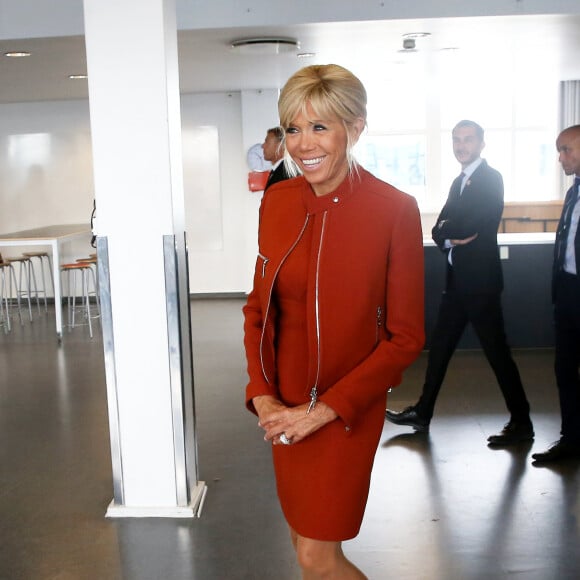 La Première Dame Brigitte Macron visite le Lycée Rysensteen à Copenhague, Danemark, le 29 août 2018. La Première Dame et la princesse sont allées à la rencontre des édudiants. Le couple présidentiel effectue une visite d'Etat de deux jours au Danemark. © Dominique Jacovides/Bestimage 