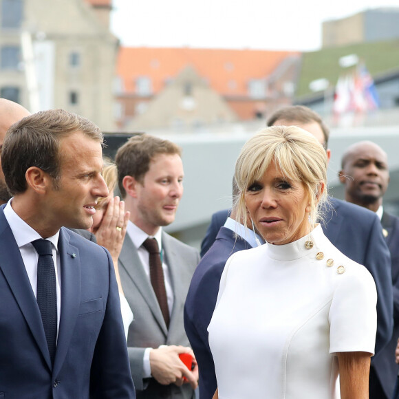 Le président Emmanuel Macron, sa femme Brigitte Macron - Le couple présidentiel français salue la famille royale de Danemark avant de s'envoler pour la Finlande le 29 août 2018. © Dominique Jacovides / Bestimage 