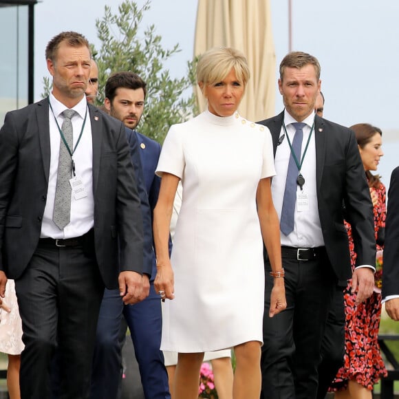 La première dame Brigitte Macron - Le couple présidentiel français salue la famille royale de Danemark avant de s'envoler pour la Finlande le 29 août 2018. © Dominique Jacovides / Bestimage 