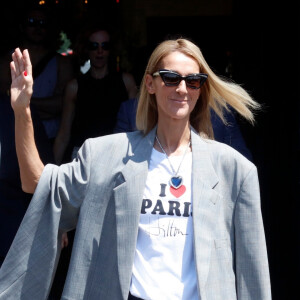Céline Dion à la sortie de l'hôtel de Crillon à Paris pendant la fashion week, le 3 juillet 2019.