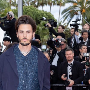 Baptiste Giabiconi - Montée des marches du film " Jeanne du Barry " pour la cérémonie d'ouverture du 76ème Festival International du Film de Cannes, au Palais des Festivals à Cannes. Le 16 mai 2023 © Olivier Borde / Bestimage 