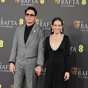 Robert Downey JR et sa femme Susan Nicole Levin - Cérémonie des British Academy Film Awards 2024 au Royal Festival Hall de Londres. Le 18 février 2024.