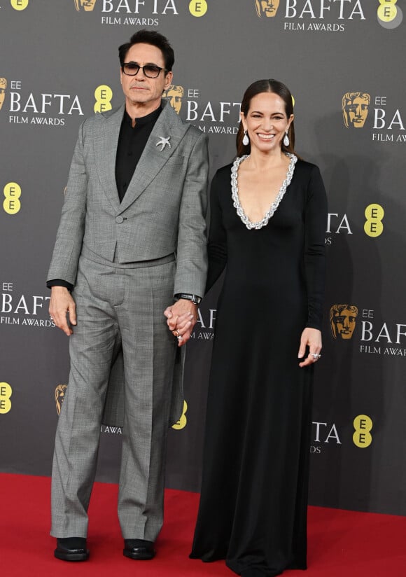 Robert Downey JR et sa femme Susan Nicole Levin - Cérémonie des British Academy Film Awards 2024 au Royal Festival Hall de Londres. Le 18 février 2024.