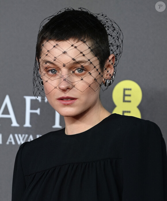 Emma Corrin - Cérémonie des British Academy Film Awards 2024 au Royal Festival Hall de Londres. Le 18 février 2024.