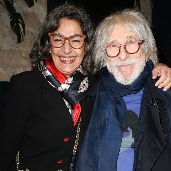 Pierre Richard est en couple avec Ceyla Lacerda.
Pierre Richard et sa femme Ceyla Lacerda - Dévoilement d'une plaque en hommage à Kenzo Takada saluant l'héritage du créateur japonais devant la Galerie Vivienne à Paris. © Coadic Guirec/Bestimage 