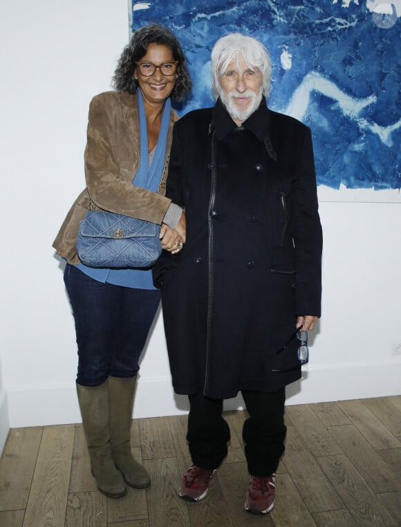 Depuis plus de vingt ans.
Exclusif - Pierre Richard et sa femme Ceyla Lacerda - Vernissage de l'exposition "A la lumière du Brésil' de S. Carron, Place des Vosges à Paris le 9 mars 2023. Sidney Carron présentée par Colette Universe. Peinture alchimique d'un voyage au Brésil. Nouveau travail de la photographe S.Carron. © Denis Guignebourg/Bestimage 