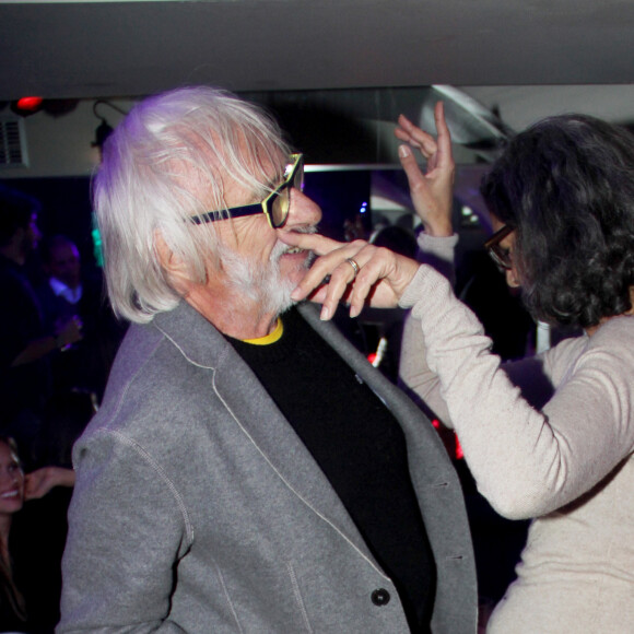 Exclusif - Pierre Richard et sa femme Ceyla Lacerda - Anniversaire de Cassio Alves (majordome de Kenzo Takada) au Banana Café à Paris, le 23 avril 2016. Michel Blanc, qui passait par hasard devant le Banana café, en a profité pour passer du temps avec ses amis. © Baldini/Bestimage 