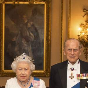 La famille royale d'Angleterre lors de la réception annuelle pour les membres du corps diplomatique au palais de Buckingham à Londres. Le 8 décembre 2016 