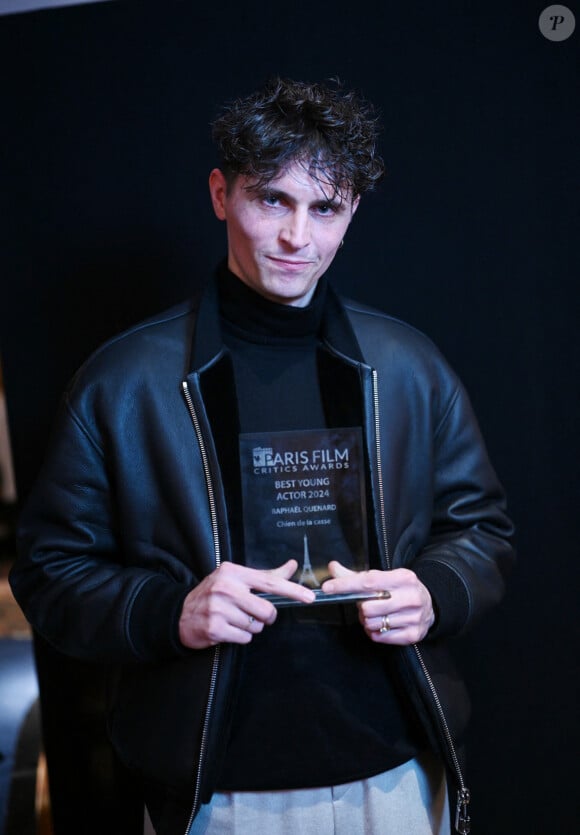 Raphaël Quenard (meilleur jeune acteur pour "Chien de la casse") - Cérémonie des Paris Films Critics Awards au Silencio à Paris le 4 février 2024.  © Rachid Bellak/Bestimage