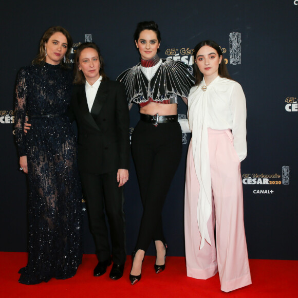 Son amie et réalisatrice Céline Sciamma a rappelé ce samedi après les César qu'Adèle Haenel avait aussi parlé il y a quatre ans, publiant une photo forte de l'actrice sur Instagram
Adèle Haenel, Celine Sciamma, Noémie Merlant (en Louis Vuitton et Cartier - Maquillage Estée Lauder - Coiffure Margaux Rousse Malpat) et Luana Bajrami lors du photocall lors de la 45ème cérémonie des César à la salle Pleyel à Paris le 28 février 2020 © Dominique Jacovides / Olivier Borde / Bestimage