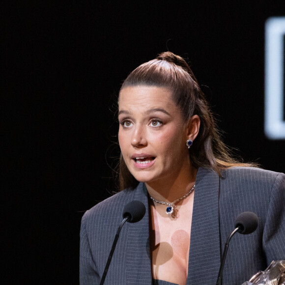 Adèle Exarchopoulos (César de la meilleure actrice dans un second rôle pour « Je Verrai Toujours Vos Visages » - 49ème édition de la cérémonie des César à l’Olympia à Paris le 23 février 2024 © Dominique Jacovides / Olivier Borde / Bestimage