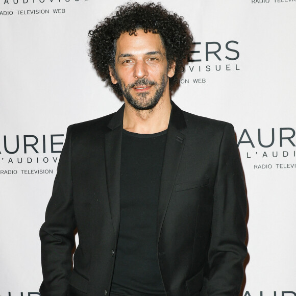 Tomer Sisley (Laurier de la série pour Vortex) - 29ème cérémonie des Lauriers de l'Audiovisuel au théâtre Marigny à Paris le 26 février 2024. Patronnée par le ministère de la Culture et la Commission nationale Française pour L'UNESCO, organisée au Théâtre Marigny, la cérémonie des Lauriers, fédère depuis 28 ans l'ensemble des professionnels de la filière audiovisuelle française. Présentée par H. Sy et P. Simonin, mise en images par J. Revon, elle sera diffusée sur TV5MONDE (France, Belgique, Suisse, Monaco, Europe et Afrique) dès le 28 Février, puis disponible gratuitement sur la plateforme francophone mondiale TV5Mondeplus. © Coadic Guirec/Bestimage