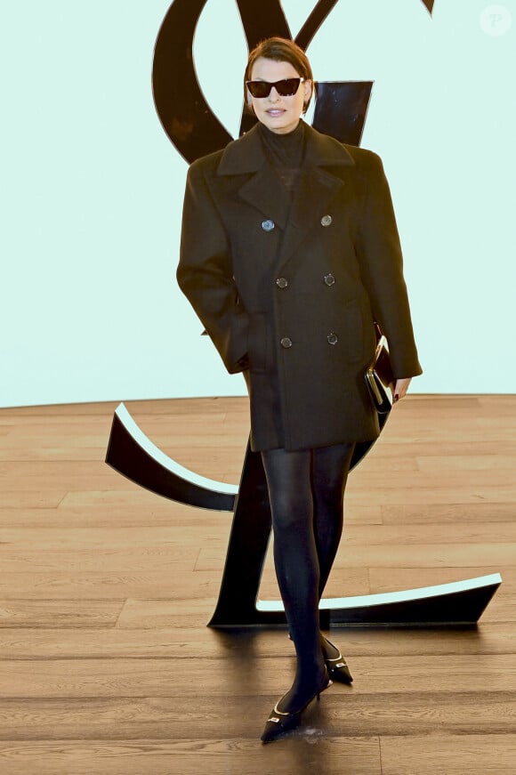 Linda Evangelista - Défilé Saint Laurent collection femme automne-hiver 2024-2025 lors de la Fashion Week à Paris (PFW) le 27 février 2024. © Olivier Borde / Bestimage