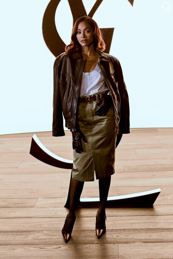 Zoe Saldana - Défilé Saint Laurent collection femme automne-hiver 2024-2025 lors de la Fashion Week à Paris (PFW) le 27 février 2024. © Olivier Borde / Bestimage