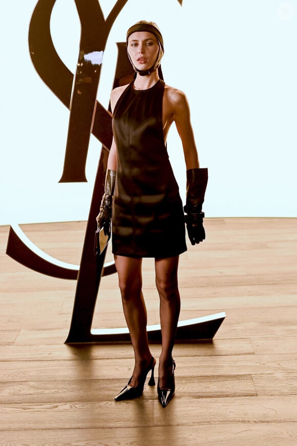Iris Law - Défilé Saint Laurent collection femme automne-hiver 2024-2025 lors de la Fashion Week à Paris (PFW) le 27 février 2024. © Olivier Borde / Bestimage