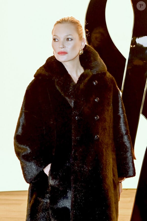 Kate Moss - Défilé Saint Laurent collection femme automne-hiver 2024-2025 lors de la Fashion Week à Paris (PFW) le 27 février 2024. © Olivier Borde / Bestimage
