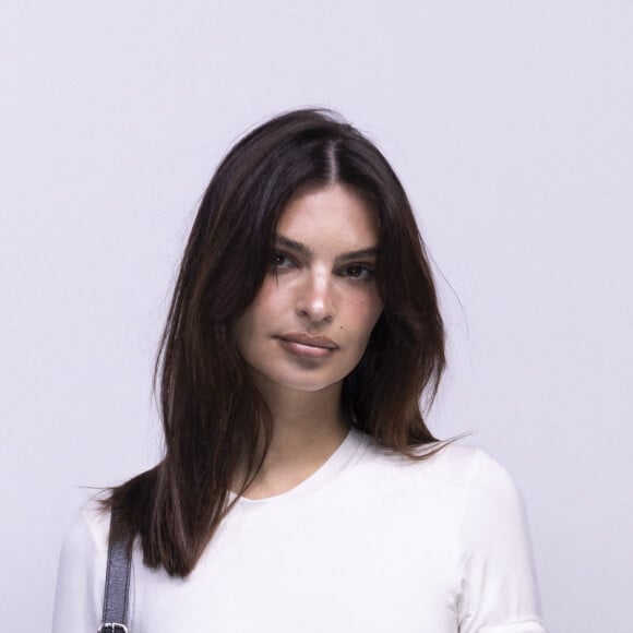 Emily Ratajkowski au photocall du défilé Acne Studio mode femme automne / hiver 2024-2025 lors de la Fashion Week de Paris (PFW), à L'Observatoire de Paris, France, le 28 février 2024. © Olivier Borde/Bestimage 