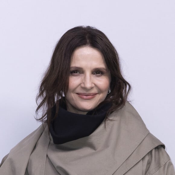 Juliette Binoche au photocall du défilé Acne Studio mode femme automne / hiver 2024-2025 lors de la Fashion Week de Paris (PFW), à L'Observatoire de Paris, France, le 28 février 2024. © Olivier Borde/Bestimage 