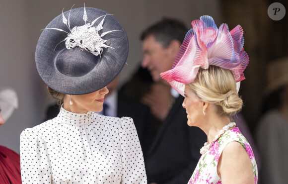 Catherine (Kate) Middleton, princesse de Galles, et Sophie Rhys-Jones, duchesse d'Edimbourg, lors du service annuel de l'ordre de la jarretière à la chapelle St George du château de Windsor, le 19 juin 2023. 
