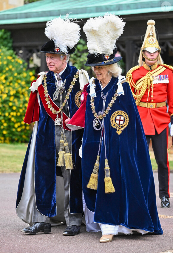 Le roi Charles III d'Angleterre, et Camilla Parker Bowles, reine consort d'Angleterre, lors du service annuel de l'ordre de la jarretière à la chapelle St George du château de Windsor, le 19 juin 2023. 