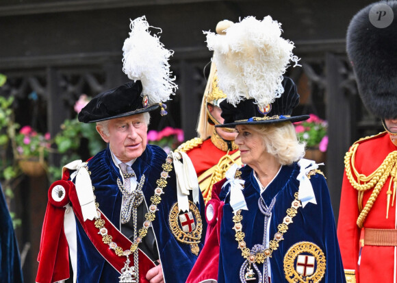 Une nouvelle épreuve après les maladies. 
Le roi Charles III d'Angleterre, et Camilla Parker Bowles, reine consort d'Angleterre, lors du service annuel de l'ordre de la jarretière à la chapelle St George du château de Windsor, le 19 juin 2023. 
