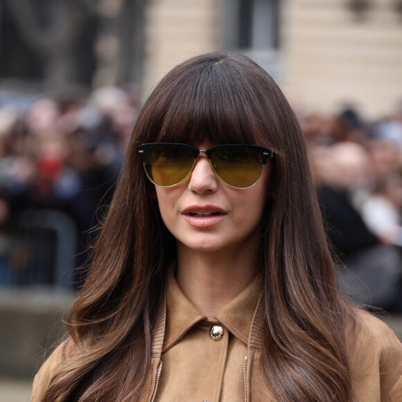 Nina Dobrev - Défilé Miu Miu femme automne-hiver 2024-2025 au Conseil Economique et Social lors de la Fashion Week de Paris, le 5 mars 2024. © Denis Guignebourg / Bestimage