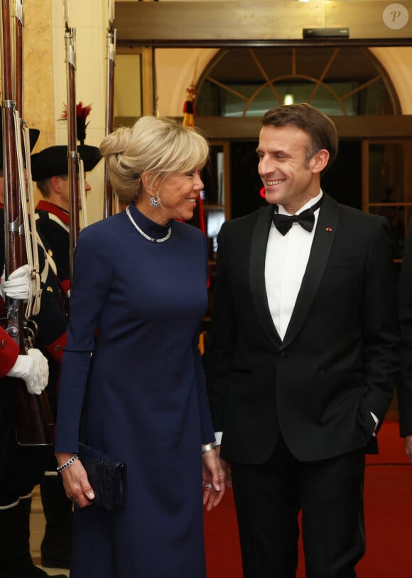 Dîner d'état en l'honneur du président Emmanuel Macron et sa femme Brigitte Macron offert par le président de la Confédération suisse à Berne le 15 novembre 2023. Le président de la République Française et sa femme sont en visite d'état à l'invitation du Conseil fédéral suisse. La Confédération suisse accueille la première communité française à l'étranger, avec près de 200 000 inscrits au registre consulaire. La Suisse est un partenaire économique très important, et nos relations denses avec des investissements croisés très importants, faisant de la Suisse le 3ème investisseur en France et réciproquement. Par ailleurs, la France et la Suisse sont Etats hôtes de l'Organisation européenne pour la recherche nucléaire (CERN) à Genève, modèle d'innovation technologique dans le monde entier. Dans le contexte international actuel, cette visite sera l'occasion d'échanger sur le renforcement de la coopération entre la France et la Suisse face aux grandes crises, notamment sur la guerre en Ukraine ou la situation au Proche-Orient. La visite du chef de l'Etat s'inscrit également dans une nouvelle dynamique des coopérations avec la Suisse à l'échelle continentale, puisque la Confédération s'est pleinement investie au sein de la Communauté politique européenne, et la relance des discussions entre la Suisse et l'Union européenne. © Dominique Jacovides / Bestimage 