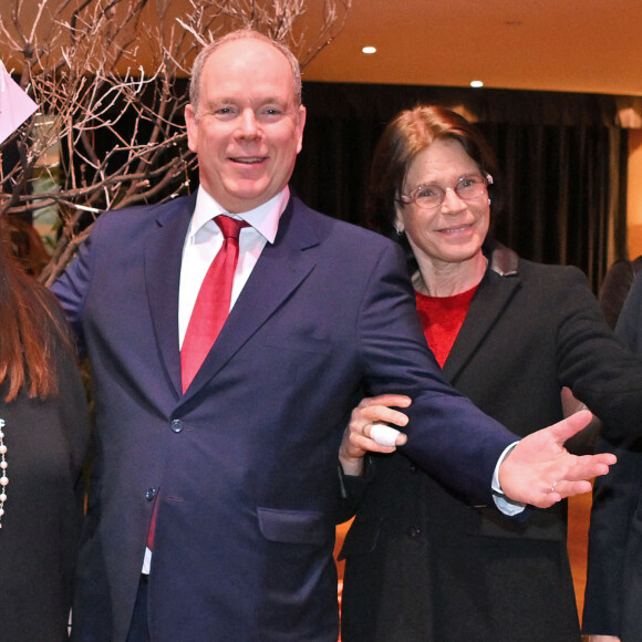 Ils ont ensemble inauguré l'événement PowHer.
Le prince Albert, la princesse Stéphanie et Mme Lambin Berti - Le prince Albert II de Monaco et la princesse Stéphanie de Monaco participent à la journée internationale des droits des femmes à la salle du Canton à Monaco, le 8 mars 2024. 