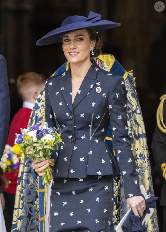 Une prise de parole très attendue qui fera plaisir à ses nombreux fans jusqu'alors très inquiets pour elle...
Catherine (Kate) Middleton, princesse de Galles - La famille royale britannique à la sortie du service annuel du jour du Commonwealth à l'abbaye de Westminster à Londres le 13 mars 2023. 