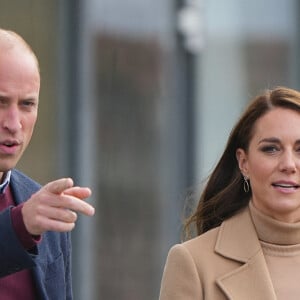 Le prince William, prince de Galles, et Catherine (Kate) Middleton, princesse de Galles, se rendent à Scarborough pour lancer un financement destiné à soutenir la santé mentale des jeunes, dans le cadre d'une collaboration dirigée par la Royal Foundation le 3 novembre 2022. 