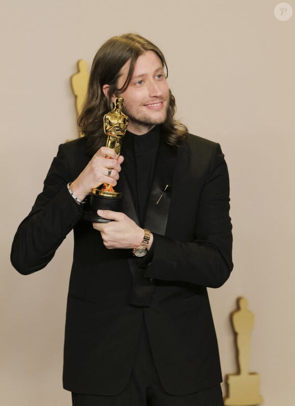 Ludwig Göransson, Oscar de la meilleure musique de film pour Oppenheimer - Photocall des lauréats (Press Room) de la 96ème cérémonie des Oscars au Dolby Theater à Hollywood le 10 mars 2024.