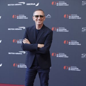 Gad Elmaleh sur le tapis rouge du photocall de la cérémonie d'ouverture du 62ème Festival de Télévision de Monte-Carlo, à Monaco, le 16 juin 2023. © Denis Guignebourg/BestImage