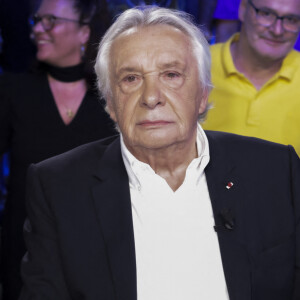 La tournée d'adieu de Michel Sardou touche à sa fin. 
Exclusif - Michel Sardou sur le plateau de l'émission Touche pas à mon poste (TPMP) présentée en direct par C.Hanouna et diffusée sur C8. © Jack Tribeca / Bestimage 