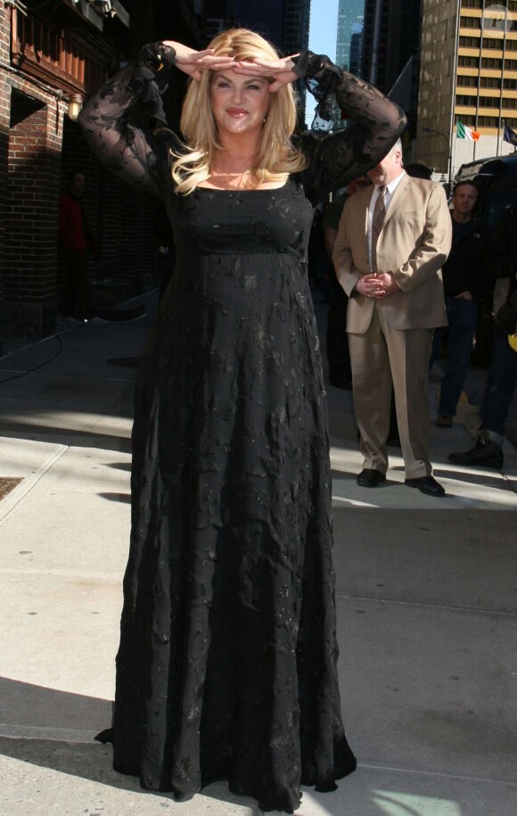 Kirstie Alley et ses enfants arrivent chez David Letterman, à New York, le 16 mars 2010 !