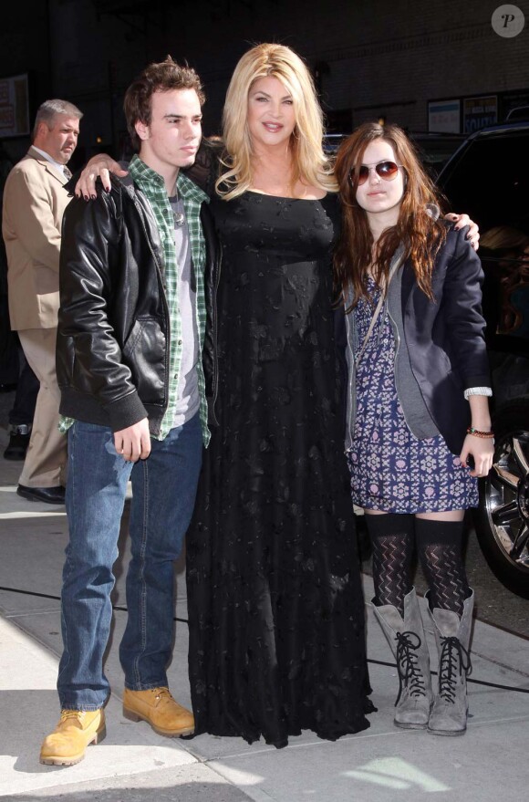 Kirstie Alley et ses enfants arrivent chez David Letterman, à New York, le 16 mars 2010 !
