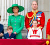 La sérénité n'est plus de mise du côté de Kate Middleton et du prince William
Le prince George, le prince Louis, la princesse Charlotte, Kate Catherine Middleton, princesse de Galles, le prince William de Galles - La famille royale d'Angleterre sur le balcon du palais de Buckingham lors du défilé "Trooping the Colour" à Londres.