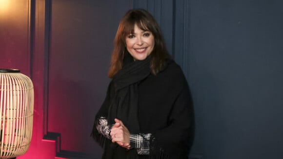 Sandrine Quétier se livre sur les critiques qu'elle peut recevoir en rapport à sa reconversion, d'animatrice télé à chanteuse, dans "En Privé avec", pour "Purepeople.com".