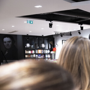 Exclusif - Manuel Carcassonne, Tiphaine Auzière - Soirée littérature à la librairie Le Divan à Paris, animée par M.Carcassonne, et séance de dédicace du livre de Tiphaine Auzière "Assises" aux Editions Stock. Le 20 mars 2024 © Cyril Moreau / Bestimage 