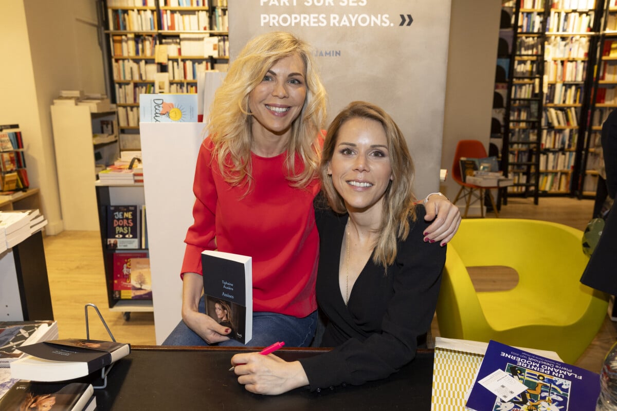 Photo : Exclusif - Tiphaine Auzière et sa soeur Laurence Auzière
