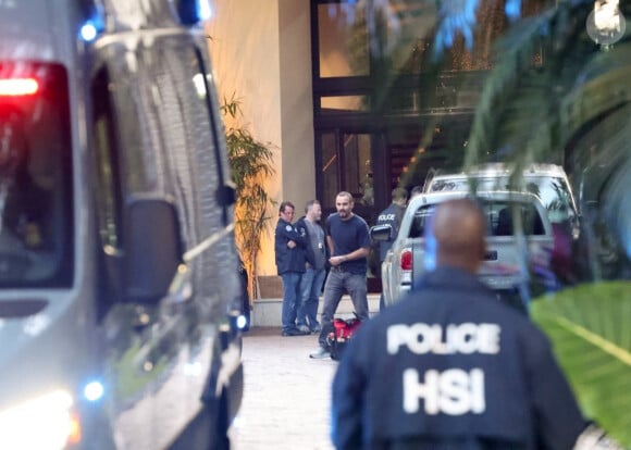 Les villas de Los Angeles et de Miami de P.Diddy font simultanément l'objet d'une perquisition XXL. P.Diddy (Sean Combs) est accusé d'agression sexuelle par le producteur de musique Cassie et d'autres personnes. En novembre 2023, Cassie a allégué des viols, du trafic sexuel, des agressions sexuelles et des poursuites pour traite d'êtres humains, entre autres cas…
