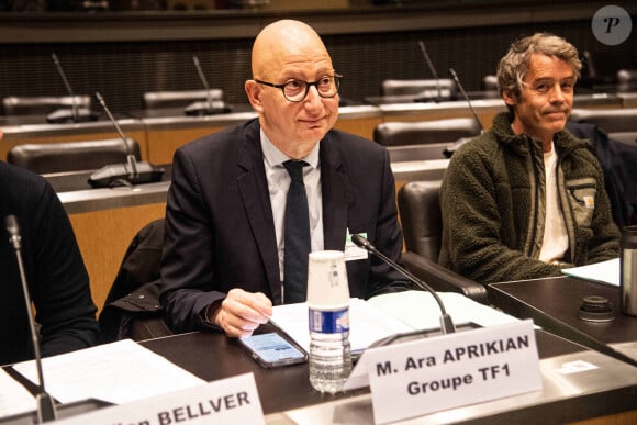 Ara Aprikian - Le présentateur de l'émission Quotidien, est auditionné par la commission d'enquête sur les fréquences TNT, à la demande du Rassemblement national à Paris le 27 mars 2024.