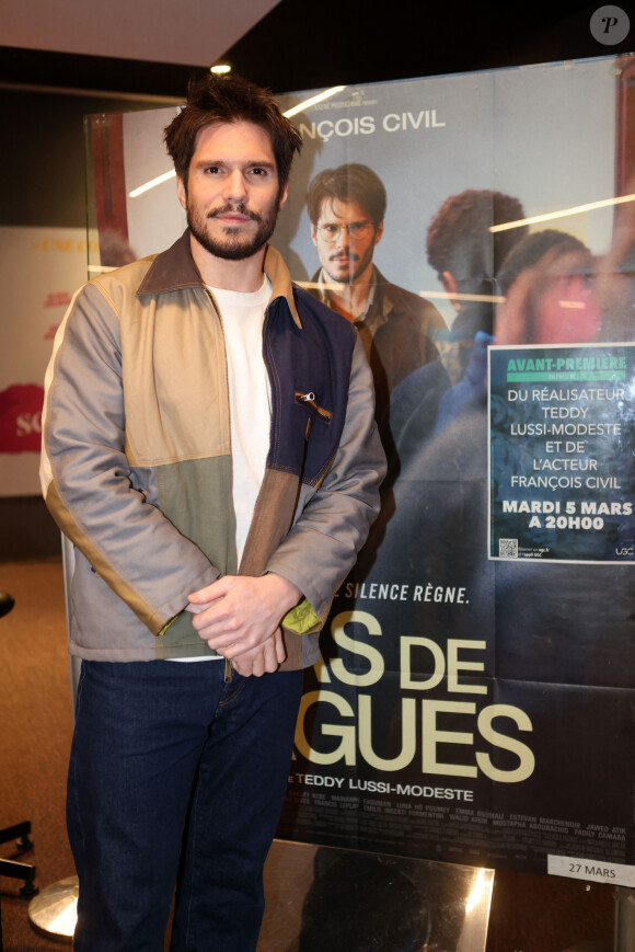 En fait, l'acteur avait tout simplement peur à "en vomir d'angoisse"
Exclusif - François Civil et le réalisateur Teddy Lussi-Modeste à l'avant-première du film "Pas de vague" au cinéma UGC Ciné Cité de Bordeaux, le 5 mars 2024. 