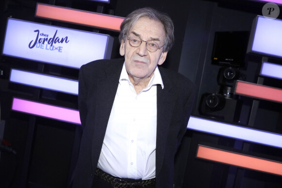 Mais pour Alain Finkielkraut, cette information ne méritait pas qu'on lui coupe la parole de la sorte. 
Jordan de Luxe reçoit Alain Finkielkraut sur le plateau de son émission "Chez Jordan de Luxe" à Paris le 6 novembre 2023. © Cédric Perrin / Bestimage