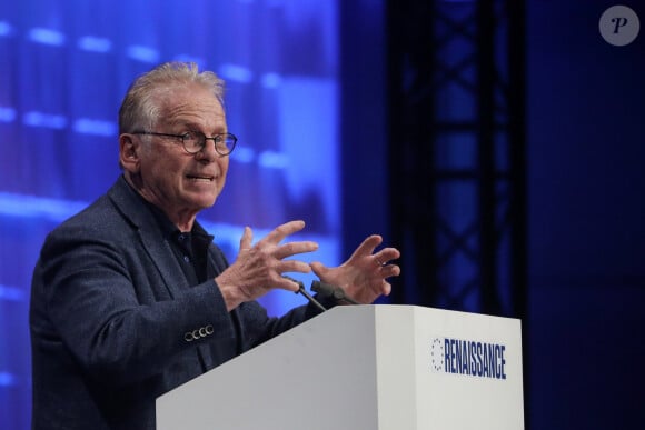 "...organiser des petits-déjeuners, se retrouver à discuter et on ne s'isole pas dans un couple", poursuit l'homme politique
 
Daniel Cohn-Bendit - Dernier meeting de la campagne électorale européenne du parti La Republique En Marche (LaREM), à la Mutualité, Paris, France, le 24 mai 2019.© Stéphane Lemouton / Bestimage