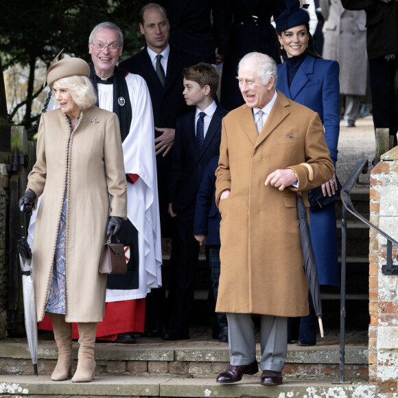 Le roi Charles III d'Angleterre et Camilla Parker Bowles, reine consort d'Angleterre, le prince William, prince de Galles, et Catherine (Kate) Middleton, princesse de Galles, avec leurs enfants le prince George de Galles, la princesse Charlotte de Galles et le prince Louis de Galles - Messe de Noël à Sandringham le 25 décembre 2023