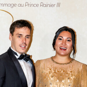 Un premier anniversaire qui ravit ses parents. 
Louis Ducruet et sa femme Marie Ducruet au photocall du Bal du Centenaire en hommage au Prince Rainier III à l'atrium du Casino de Monte-Carlo à Monaco, le 20 octobre 2023. © Jean-Charles Vinaj/Pool Monaco/Bestimage 