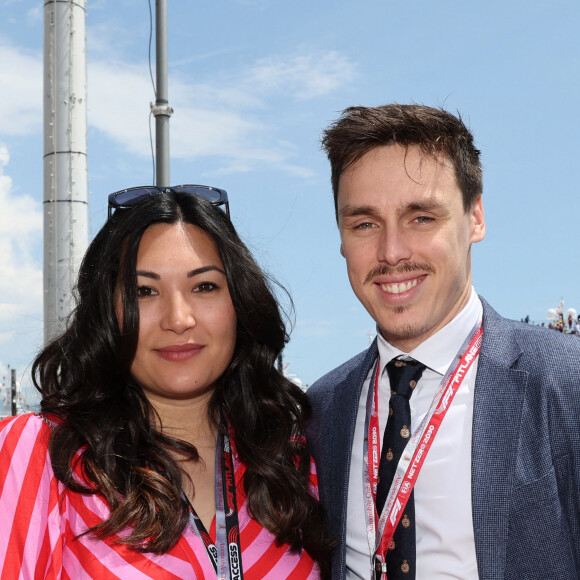 Tous les deux mettent de temps en temps des photos d'elle sur Instagram.
Louis Ducruet et sa femme Marie - La famille princière de Monaco lors du 80ème Grand Prix de Monaco de Formule 1 à Monaco le 28 mai 2023. © Claudia Albuquerque/Bestimage 