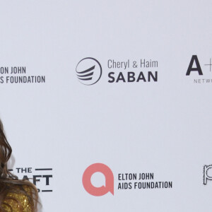 Elizabeth Hurley à la soirée du 32e gala annuel Elton John AIDS Foundation Academy Awards Viewing à West Hollywood Park.