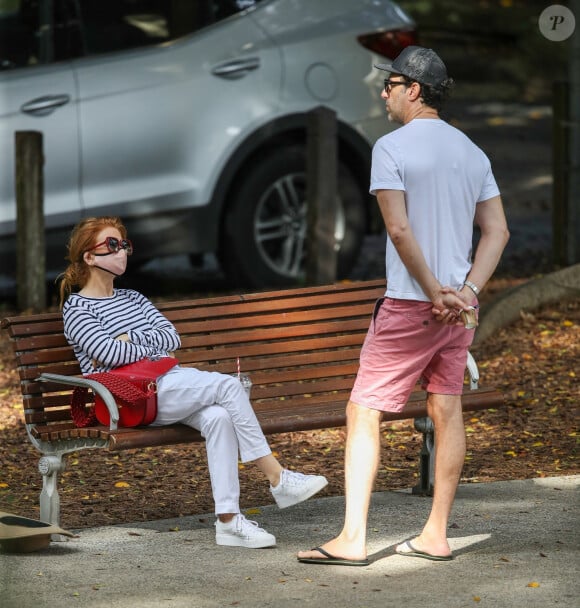 L'actrice de 48 ans a partagé l'information sur les réseaux sociaux sans évoquer la raison.Exclusif - Sacha Baron Cohen et Isla Fisher passent un moment familial au parc avec leurs enfants à Sydney le 8 mai 2021.